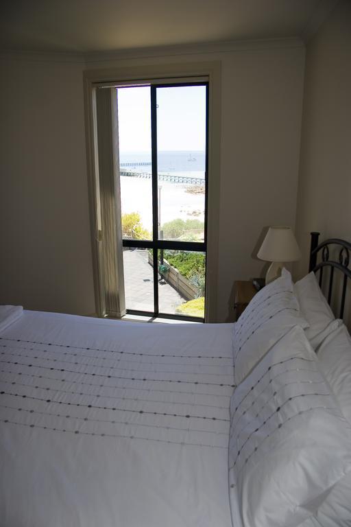 Cliff House Beachfront Villas Moonta Room photo