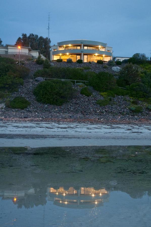 Cliff House Beachfront Villas Moonta Exterior photo